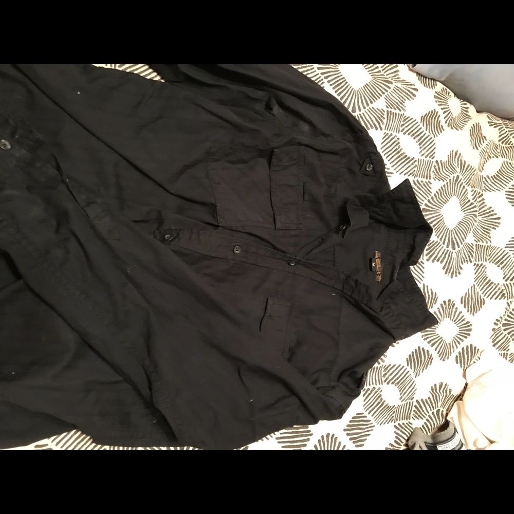Black long sleeve men’s shirt